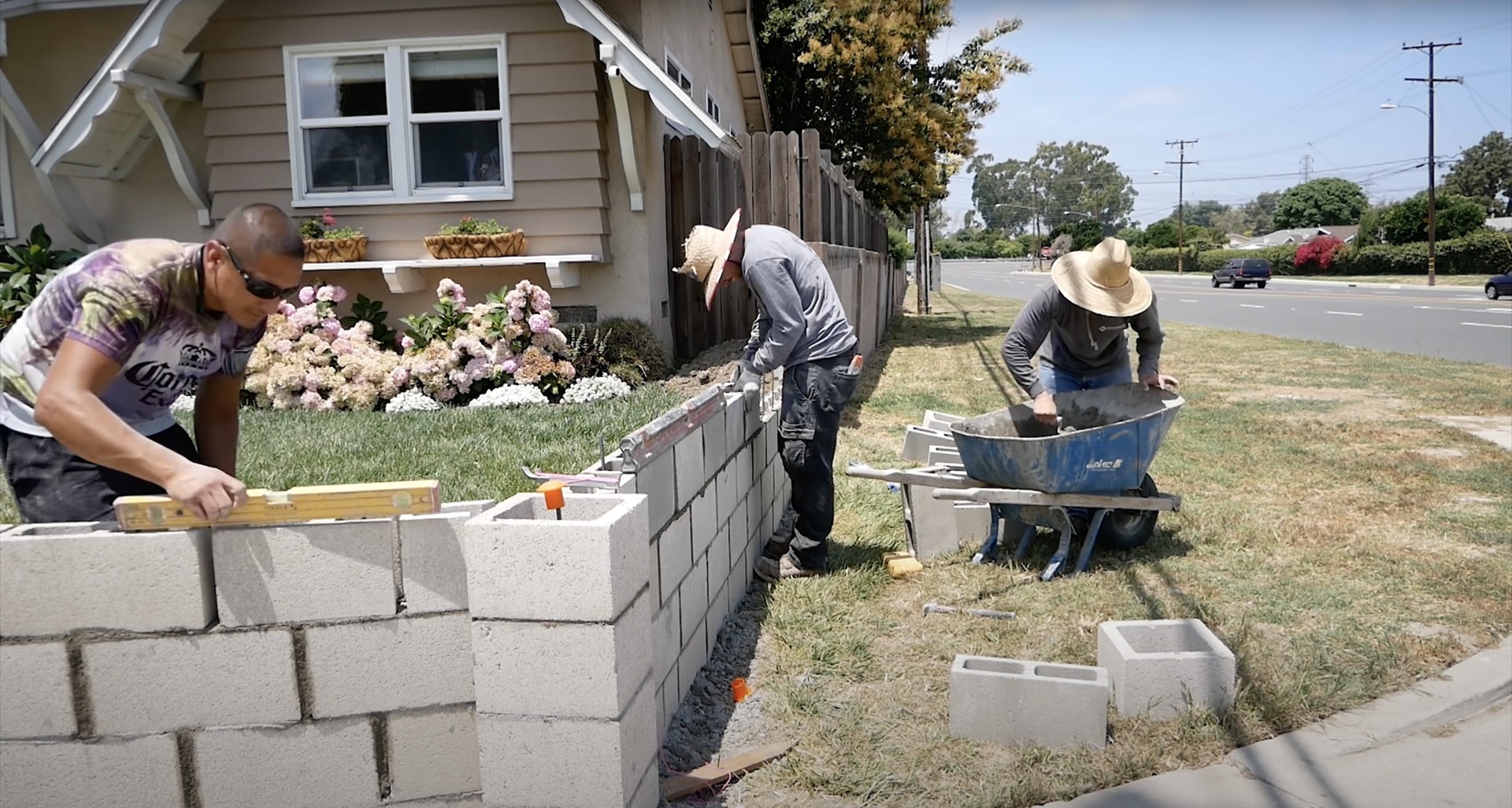 Quality concrete retaining wall and block work services Concrete retaining wall construction and masonry work in Cuyahoga Falls